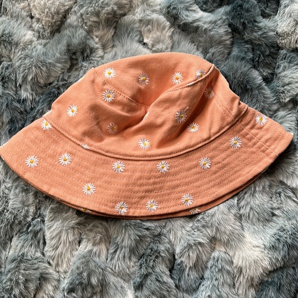 Urban Outfitters Pink Bucket Hat - Picture 2 of 4